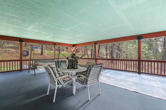 32302 N Hardesty Rd, Chattaroy, WA 99003