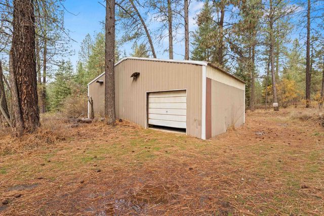 32302 N Hardesty Rd, Chattaroy, WA 99003