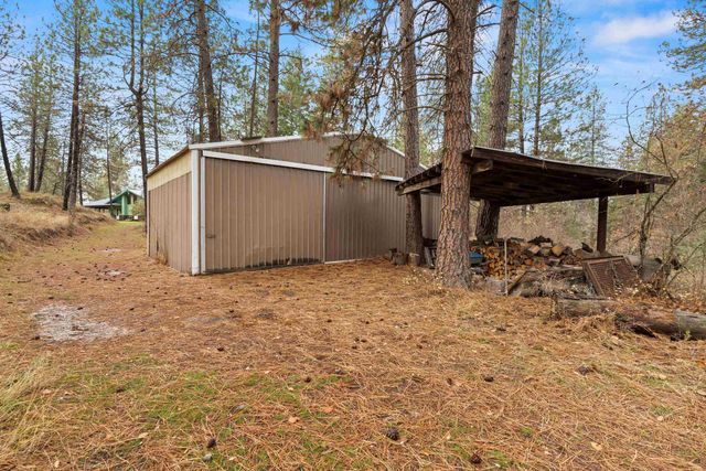 32302 N Hardesty Rd, Chattaroy, WA 99003