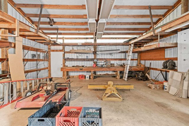 32302 N Hardesty Rd, Chattaroy, WA 99003