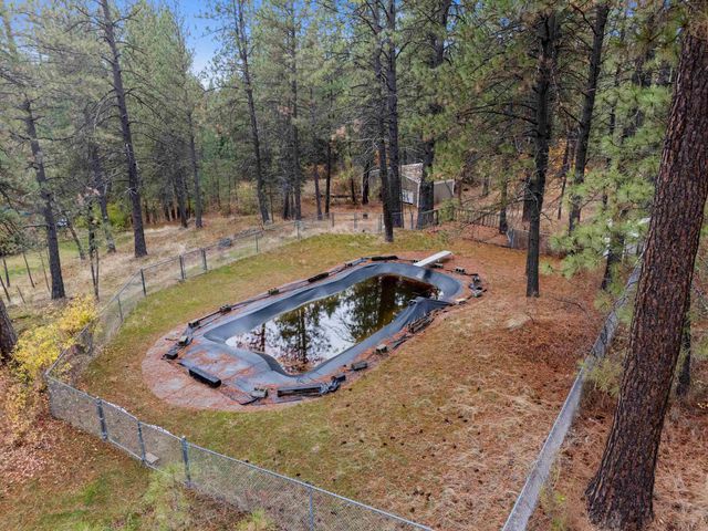 32302 N Hardesty Rd, Chattaroy, WA 99003