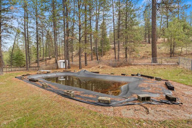 32302 N Hardesty Rd, Chattaroy, WA 99003