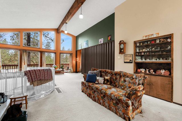 32302 N Hardesty Rd, Chattaroy, WA 99003