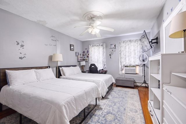 259 Chelsea St, Boston, MA 02128