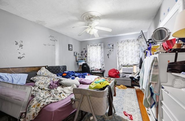 259 Chelsea St, Boston, MA 02128