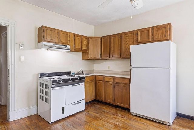 259 Chelsea St, Boston, MA 02128