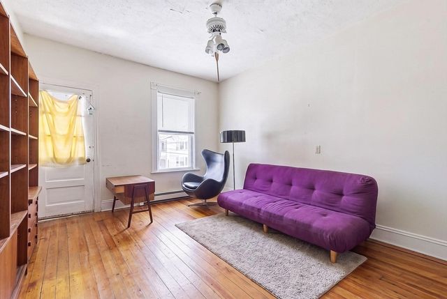 259 Chelsea St, Boston, MA 02128
