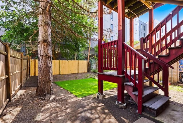 259 Chelsea St, Boston, MA 02128
