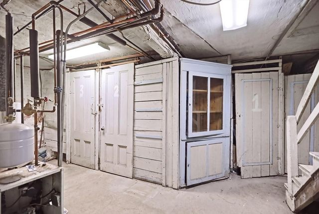 259 Chelsea St, Boston, MA 02128