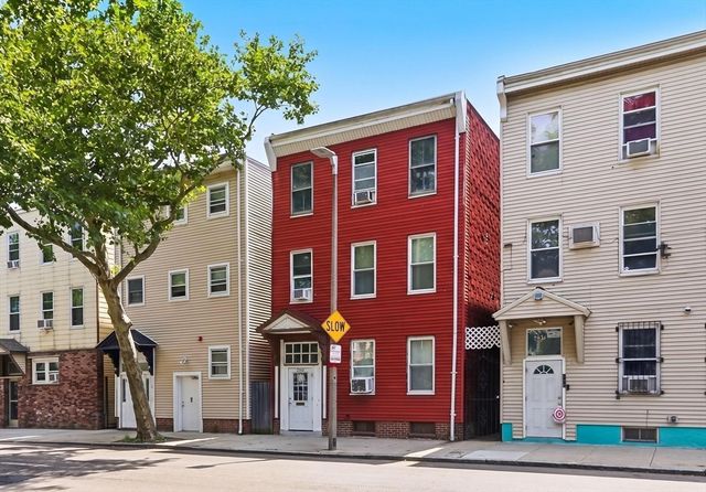 259 Chelsea St, Boston, MA 02128