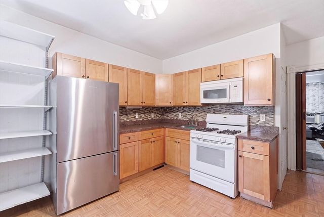 259 Chelsea St, Boston, MA 02128