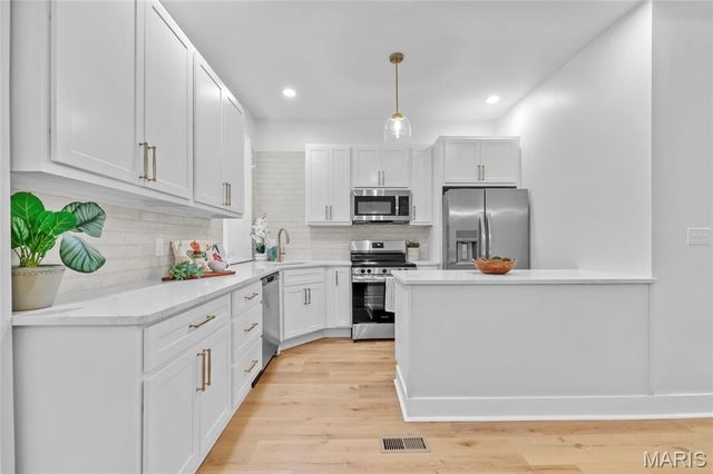 4452 Gibson Avenue, St Louis, MO 63110