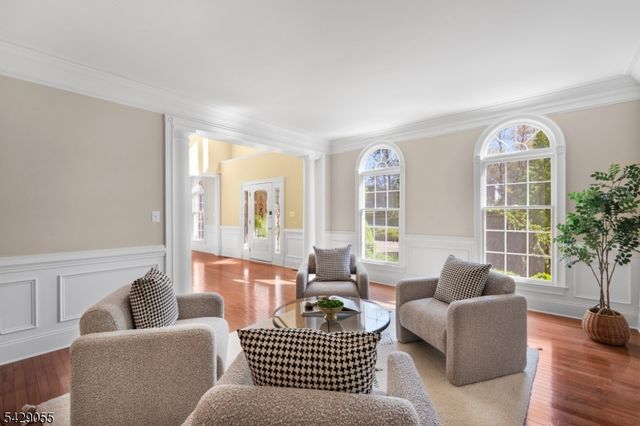 17 Carlisle Ct, Chester Twp., NJ 07930