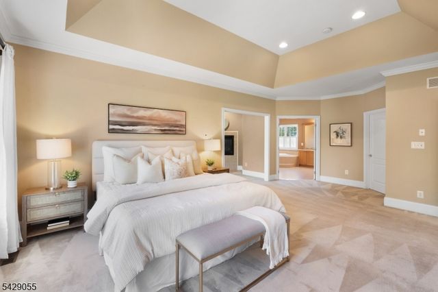 17 Carlisle Ct, Chester Twp., NJ 07930