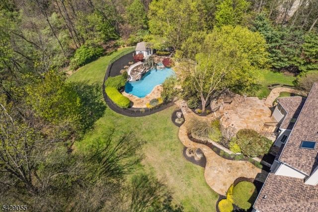 17 Carlisle Ct, Chester Twp., NJ 07930
