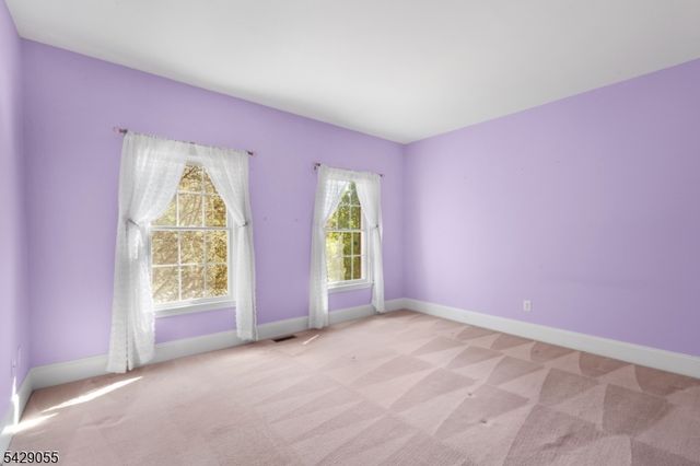 17 Carlisle Ct, Chester Twp., NJ 07930