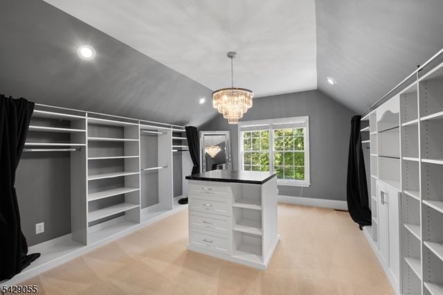 17 Carlisle Ct, Chester Twp., NJ 07930