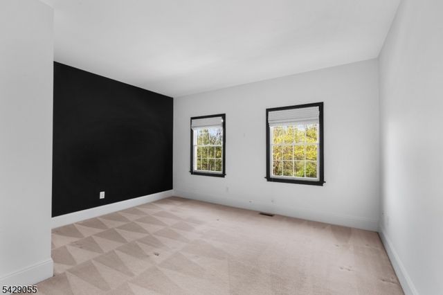 17 Carlisle Ct, Chester Twp., NJ 07930