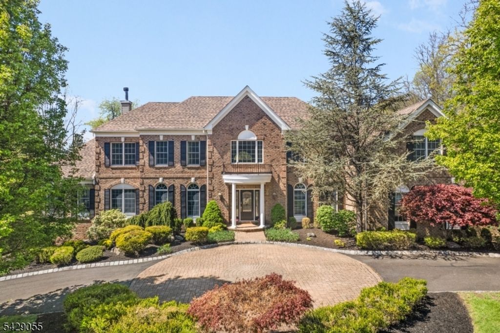 17 Carlisle Ct, Chester Twp., NJ 07930