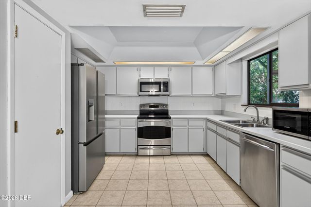 160 Inglewood Court, Ormond Beach, FL 32174