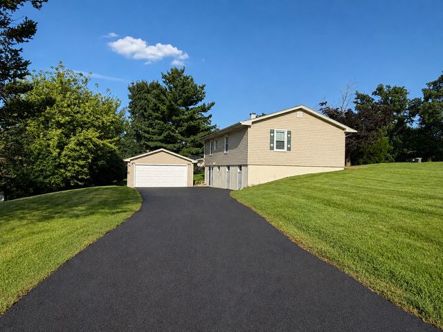 3038 Everglade Avenue, Woodridge, IL 60517
