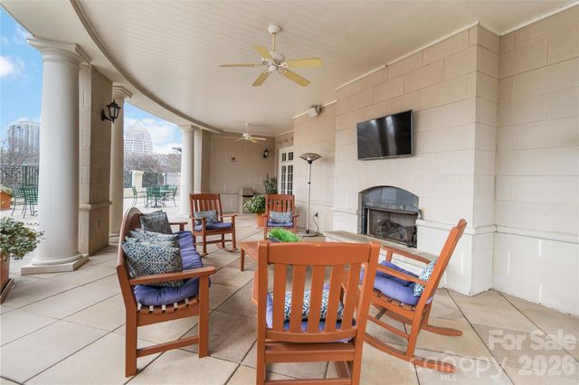 300 W 5th Street 333, Charlotte, NC 28202