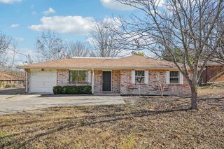 1601 Newton St, Kerrville, TX 78028