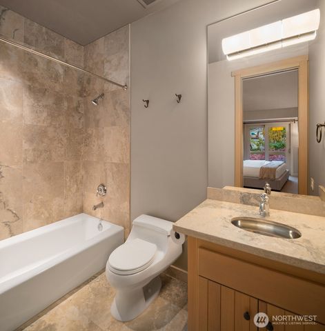 4604 W Raye Street, Seattle, WA 98199