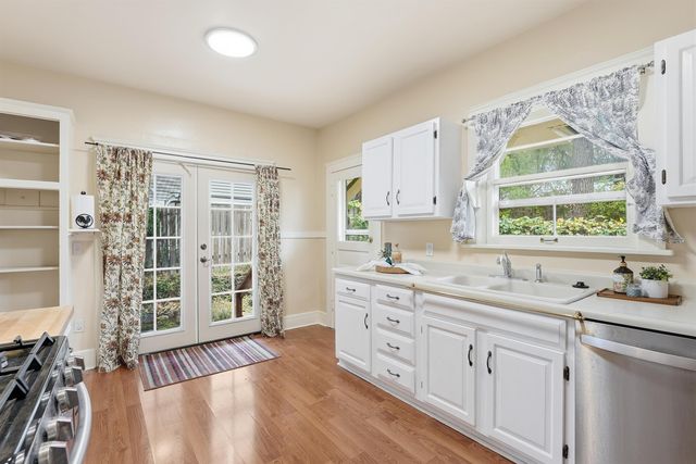 845 W Cliff Dr, Spokane, WA 99204