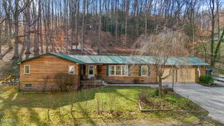 1628 Valleyview Drive, Big Stone Gap, VA 24219
