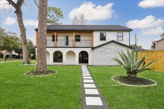 5602 Deepcreek Lane, Houston, TX 77091