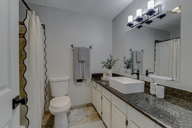 16010 Oak Shore Drive, Lakeville, MN 55044