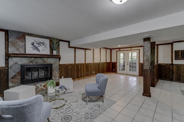 16010 Oak Shore Drive, Lakeville, MN 55044