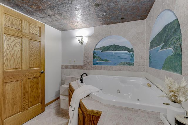 16010 Oak Shore Drive, Lakeville, MN 55044