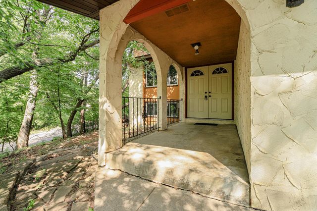 16010 Oak Shore Drive, Lakeville, MN 55044