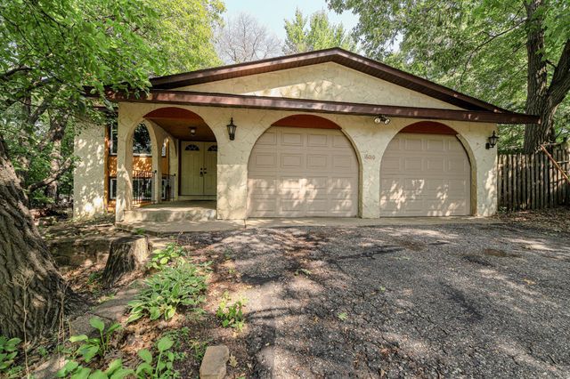 16010 Oak Shore Drive, Lakeville, MN 55044