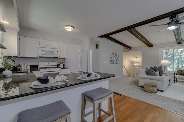 16010 Oak Shore Drive, Lakeville, MN 55044