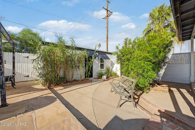 4655 E 8th Street, Tucson, AZ 85711