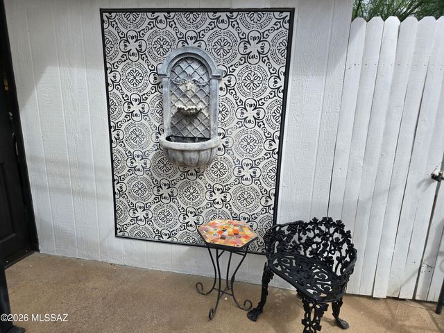 4655 E 8th Street, Tucson, AZ 85711