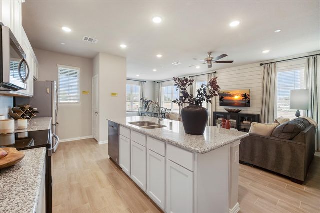 11923 Outer Bark Drive 18, Tomball, TX 77375