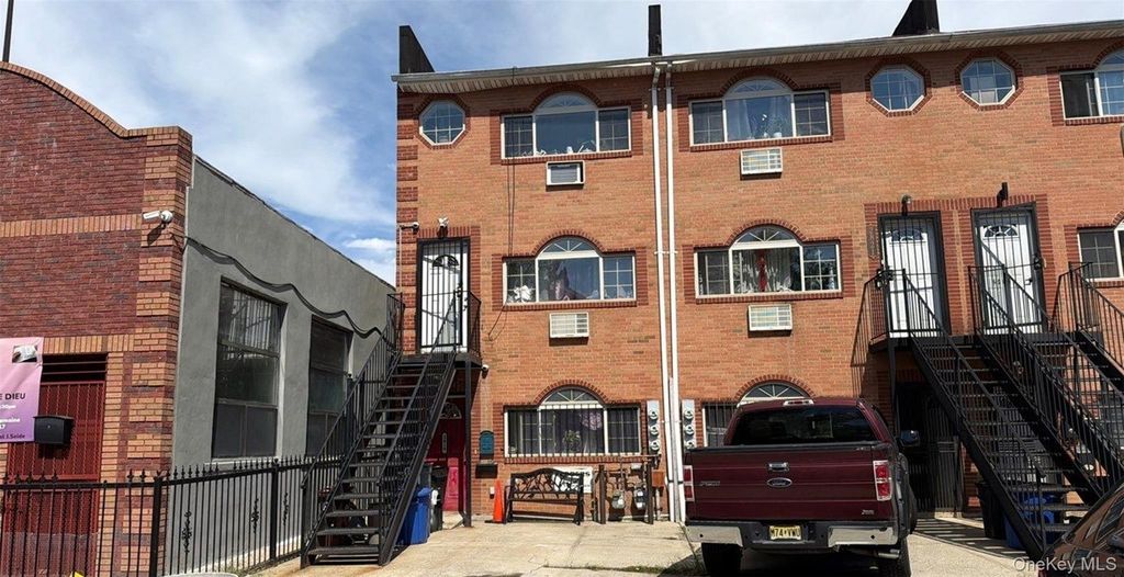 2819 Albemarle Road, Brooklyn, NY 11226 — photo 4