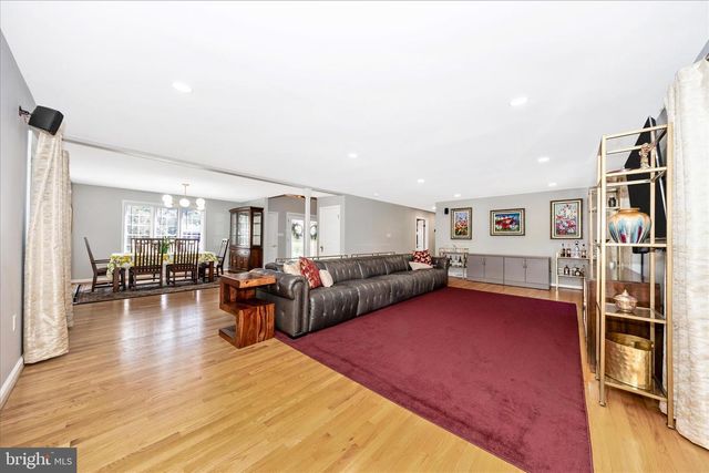 13304 CANTERBURY, Hagerstown, MD 21742