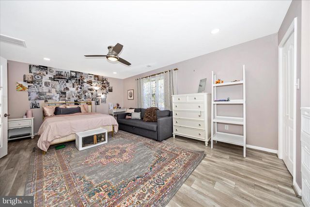 13304 CANTERBURY, Hagerstown, MD 21742