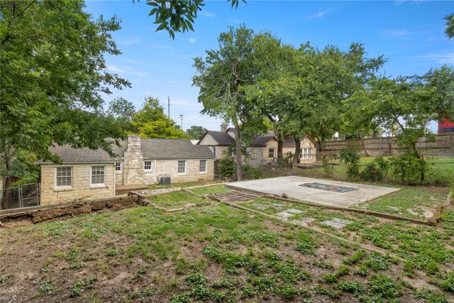 619 N Hampton Road, Dallas, TX 75208