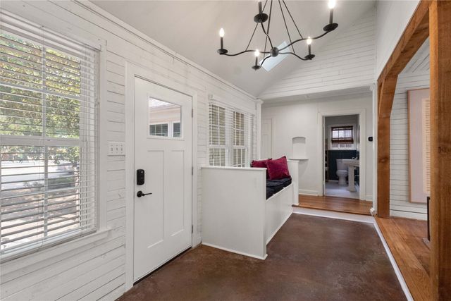 619 N Hampton Road, Dallas, TX 75208