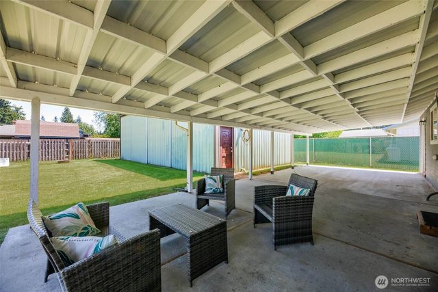 11925 36th Drive NE, Marysville, WA 98271
