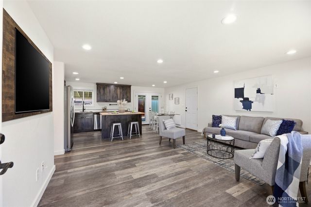 11925 36th Drive NE, Marysville, WA 98271