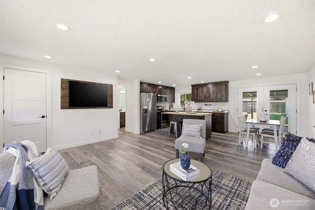 11925 36th Drive NE, Marysville, WA 98271