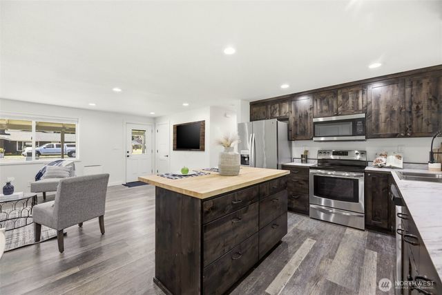 11925 36th Drive NE, Marysville, WA 98271