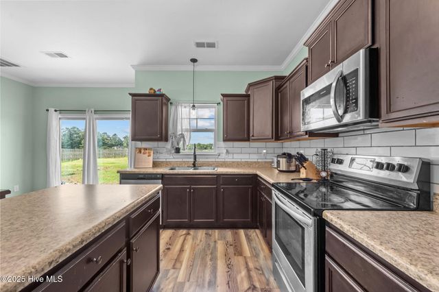113 Woodwater Drive, Richlands, NC 28574